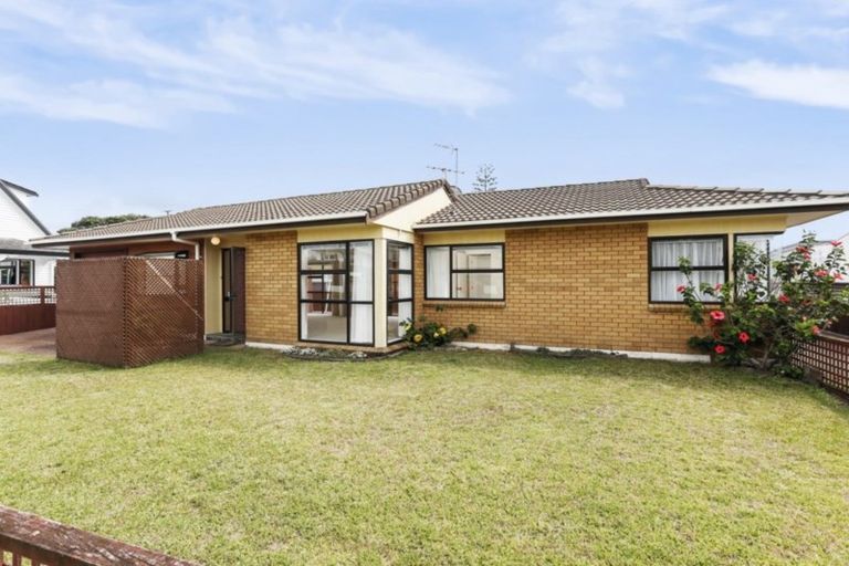 Photo of property in 7a Beach Road, Orewa, 0931