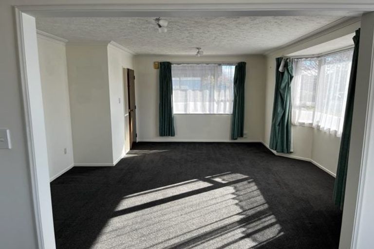 Photo of property in 1/61 Ambleside Drive, Burnside, Christchurch, 8053