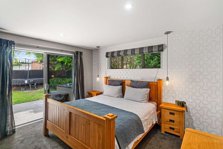 Photo of property in 33 Broadhaven Avenue, Parklands, Christchurch, 8083