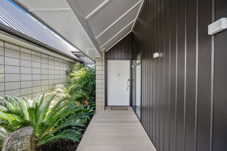 Photo of property in 8 Torea Lane, One Tree Point, 0118