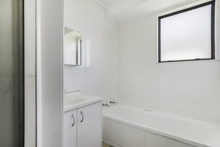 Photo of property in 1/14 Etherton Drive, Weymouth, Auckland, 2103