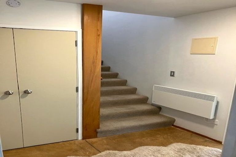 Photo of property in 24 Carnmore Place, Torbay, Auckland, 0630