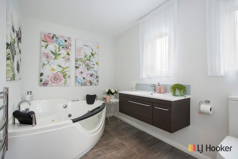 Photo of property in 35 Waione Avenue, Athenree, Waihi Beach, 3177