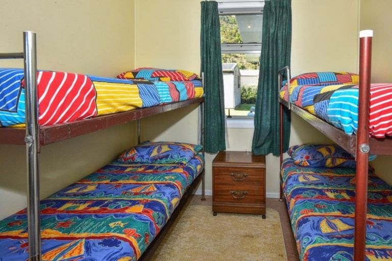 Photo of property in 33 Kuku Avenue, Mahia, 4198