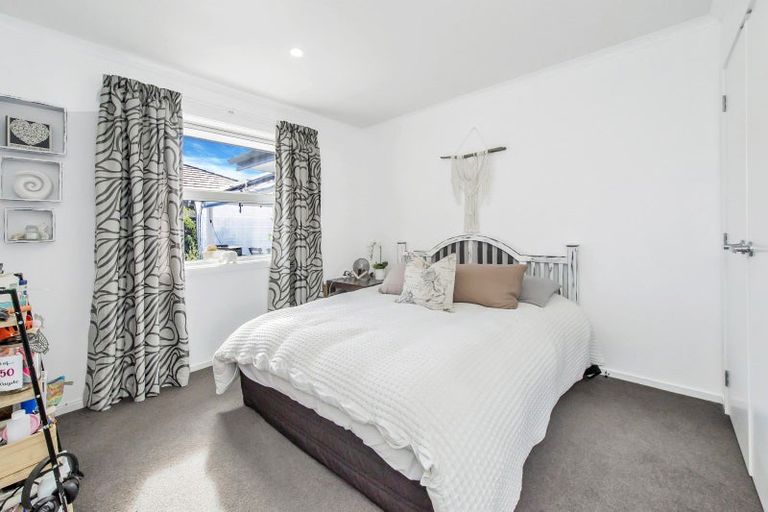 Photo of property in 21 Shillingford Boulevard, Rolleston, 7615