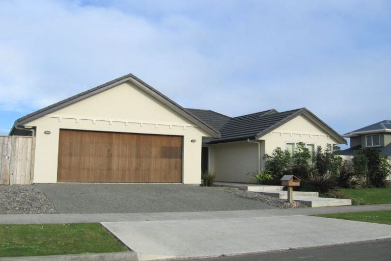 Photo of property in 19 Silkwood Place, Fitzherbert, Palmerston North, 4410