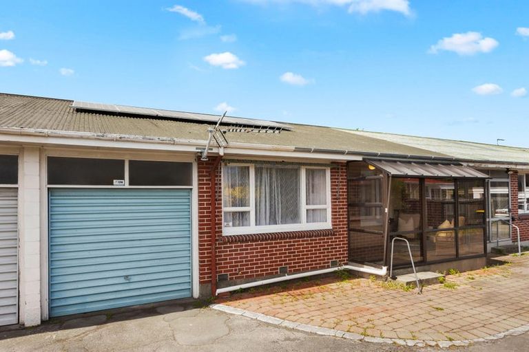 Photo of property in 2/42 North Avon Road, Richmond, Christchurch, 8013