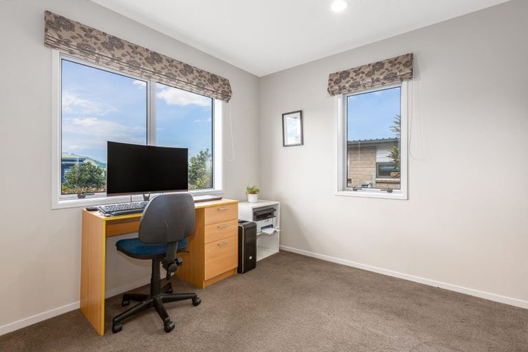 Photo of property in 17 Kaimai Place, Aotea, Porirua, 5024