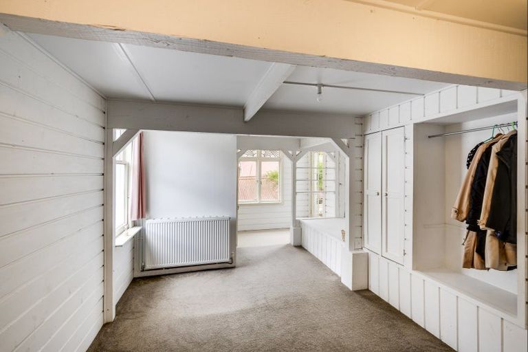 Photo of property in 2 Cameron Road, Bluff Hill, Napier, 4110