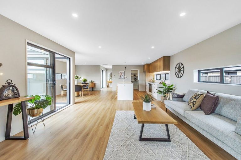 Photo of property in 164 Shillingford Boulevard, Rolleston, 7615