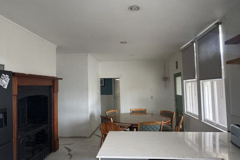 Photo of property in 16 Saint Winifreds Avenue, Hamilton East, Hamilton, 3216