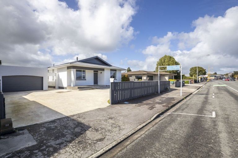 Photo of property in 27 Tukapa Street, Westown, New Plymouth, 4310