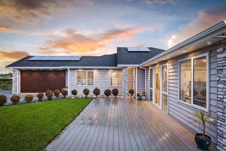 Photo of property in 8 Gemscott Crescent, Huapai, Kumeu, 0810