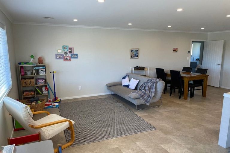 Photo of property in 208 Navigation Drive, Whitby, Porirua, 5024
