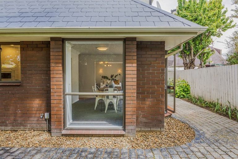 Photo of property in 2/278 Memorial Avenue, Burnside, Christchurch, 8053