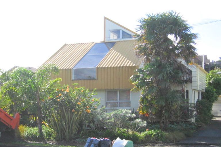 Photo of property in 50 Hattaway Avenue, Bucklands Beach, Auckland, 2012