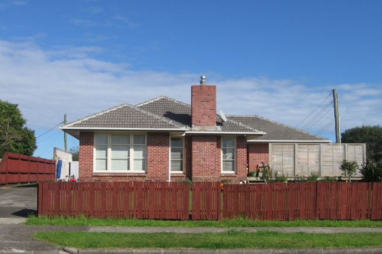 Photo of property in 4 Jennifer Place, Papatoetoe, Auckland, 2025