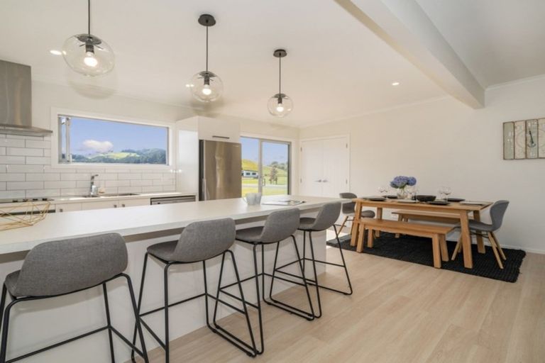 Photo of property in 28 Navigation Drive, Cooks Beach, Whitianga, 3591