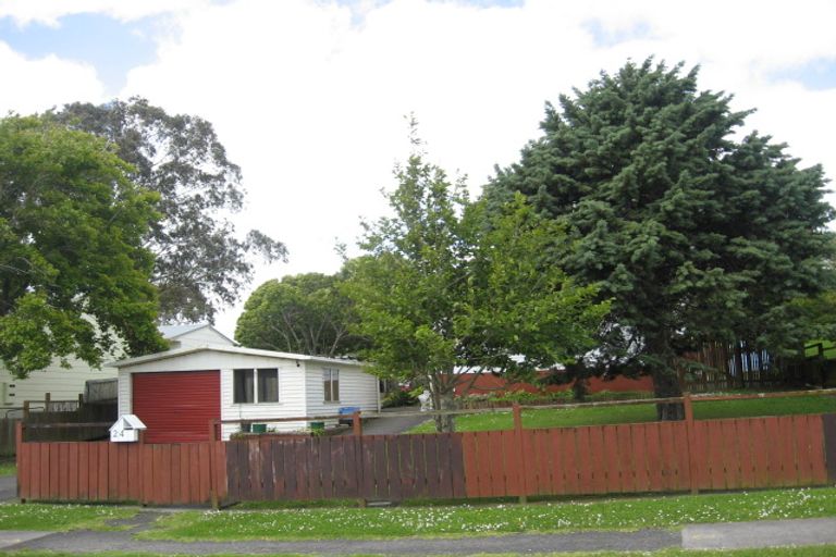 Photo of property in 24 Frobisher Way, Clendon Park, Auckland, 2103