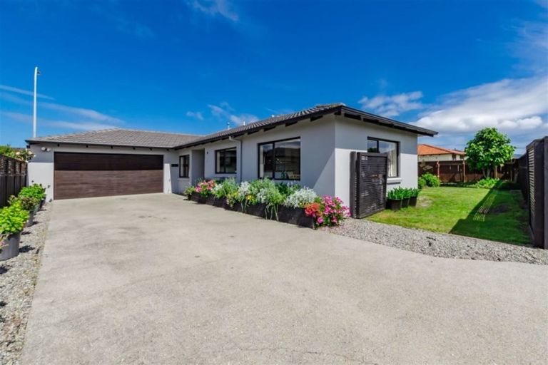 Photo of property in 3 Central Park, Paraparaumu Beach, Paraparaumu, 5032