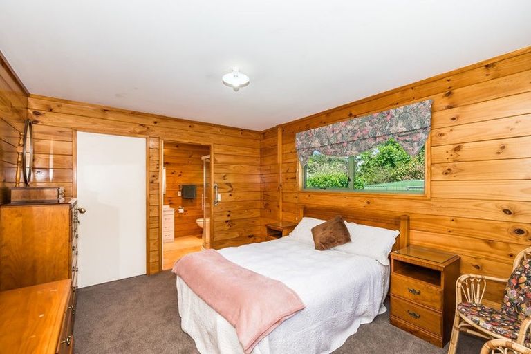 Photo of property in 9 Hurworth Grove, Waikanae, 5036