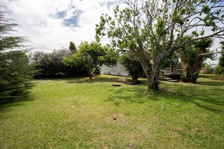 Photo of property in 2 Mahuta Road, Waitakaruru, Ngatea, 3576