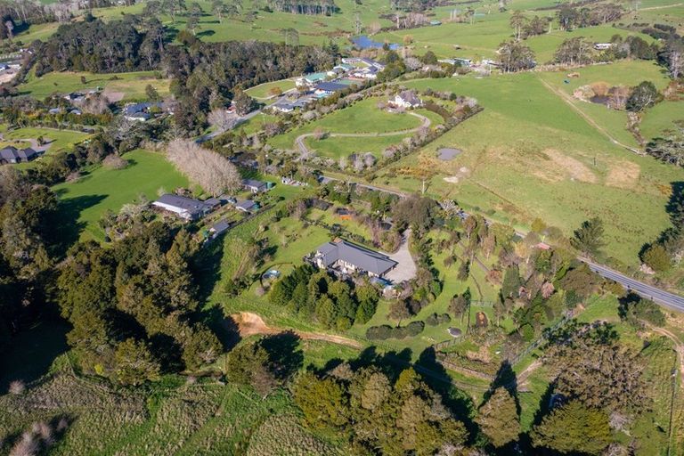 Photo of property in 457 Waitoki Road, Wainui, Silverdale, 0994