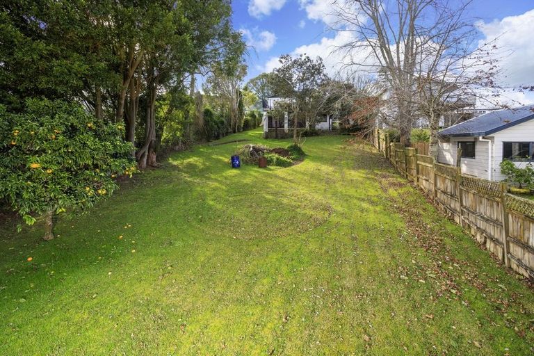 Photo of property in 81 Chivalry Road, Glenfield, Auckland, 0629