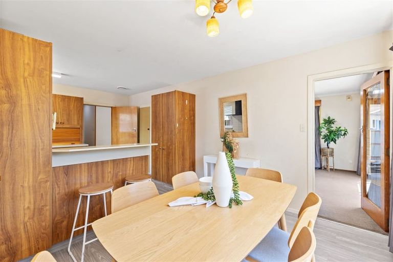 Photo of property in 8 Davidson Crescent, Hornby, Christchurch, 8042