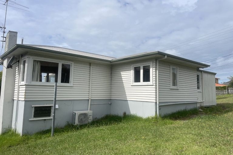 Photo of property in 65 Ocean View Road, Hillcrest, Auckland, 0627