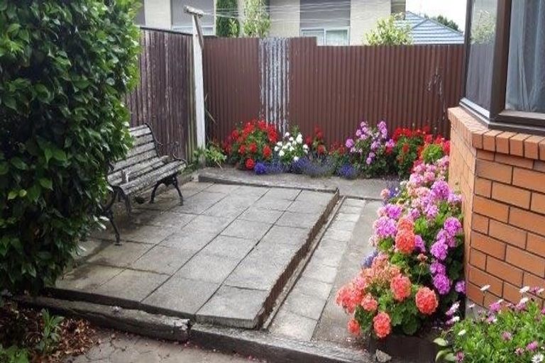 Photo of property in 8a Grassmere Street, Papanui, Christchurch, 8052