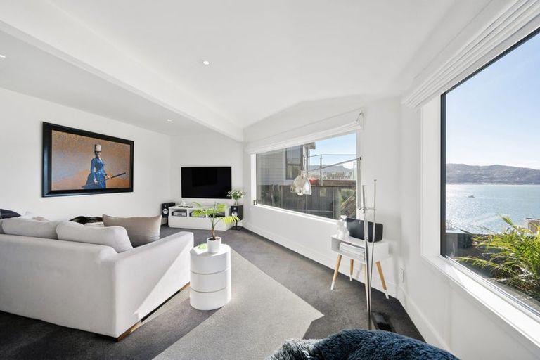 Photo of property in 5 Bayview Terrace, Oriental Bay, Wellington, 6011