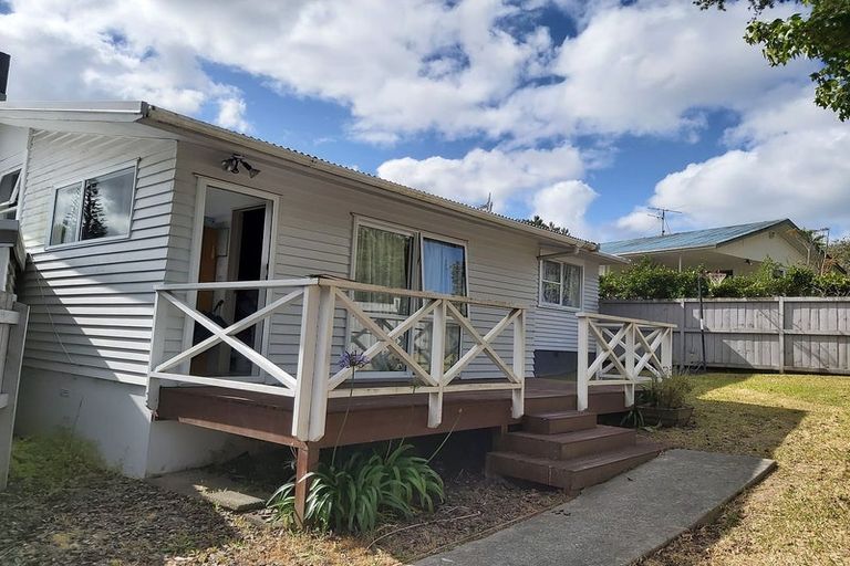 Photo of property in 14 Woodstock Road, Forrest Hill, Auckland, 0620