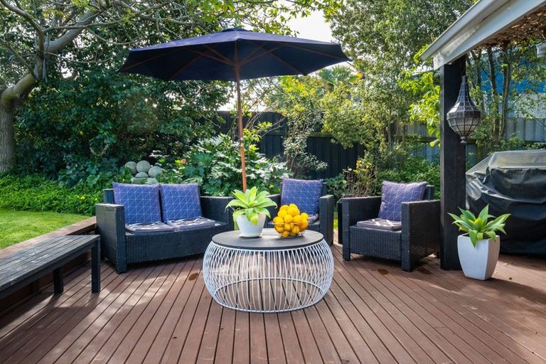 Photo of property in 102 Beach Road, Haumoana, 4102