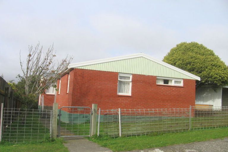 Photo of property in 38 Beaumaris Crescent, Ascot Park, Porirua, 5024