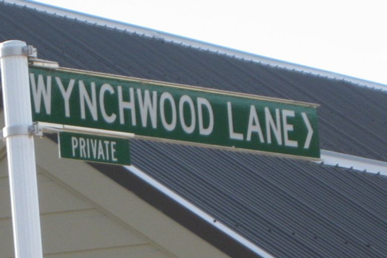 Photo of property in 8 Wynchwood Lane, Wanaka, 9305