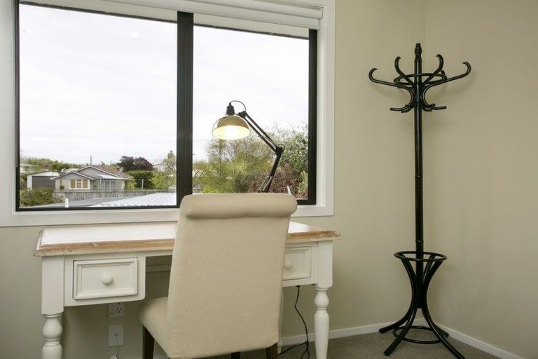 Photo of property in 2/17 Rainbow Drive, Rainbow Point, Taupo, 3330