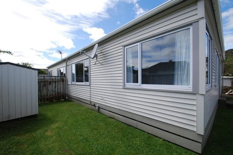 Photo of property in 517 Riverside Drive North, Fairfield, Lower Hutt, 5011