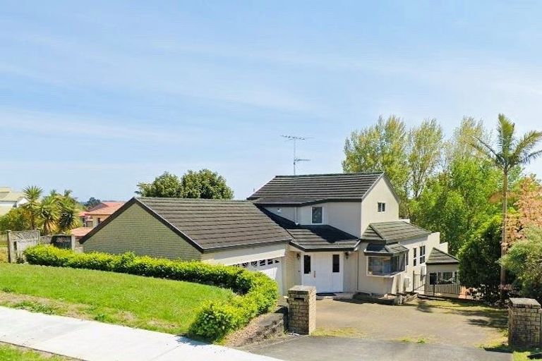 Photo of property in 7 Azure Grove, Unsworth Heights, Auckland, 0632