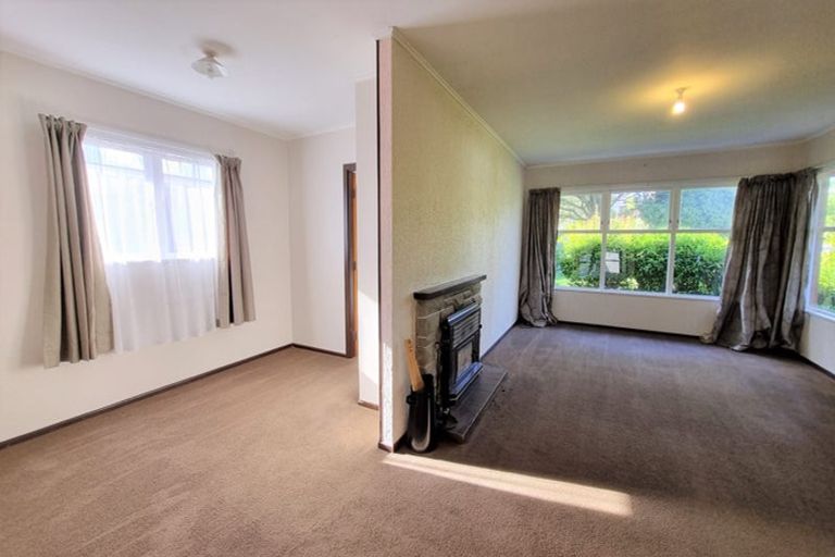 Photo of property in 62 Divich Avenue, Te Atatu South, Auckland, 0610