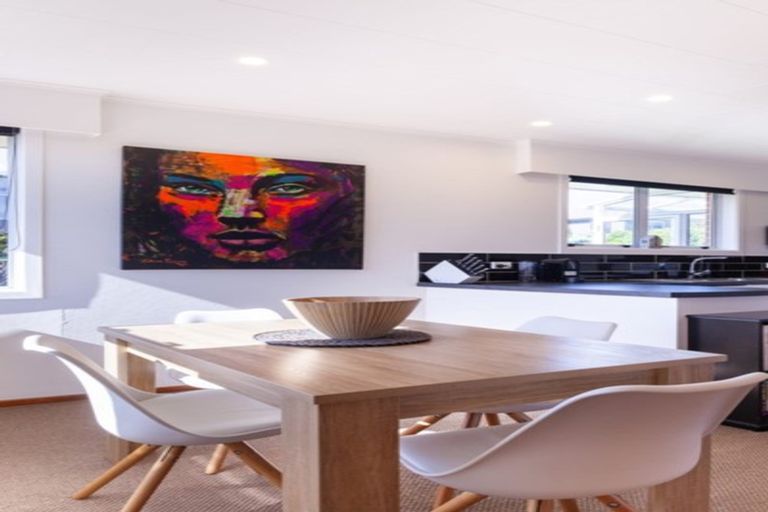 Photo of property in 9 Waimea Street, Westown, New Plymouth, 4310