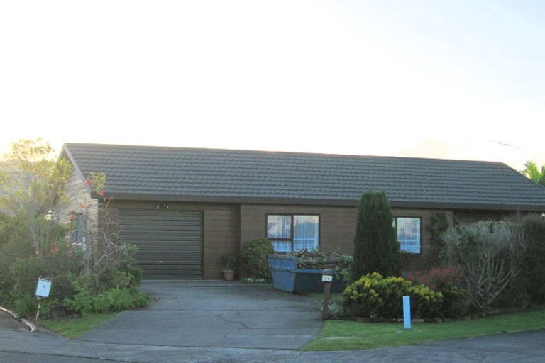 Photo of property in 11 Ruby Place, Orewa, 0931