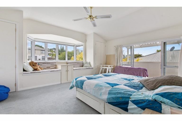 Photo of property in 1/14 Kiteroa Terrace, Rothesay Bay, Auckland, 0630