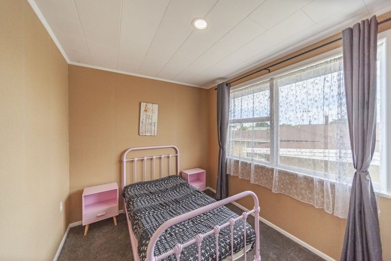 Photo of property in 1 Laws Place, Pirimai, Napier, 4112