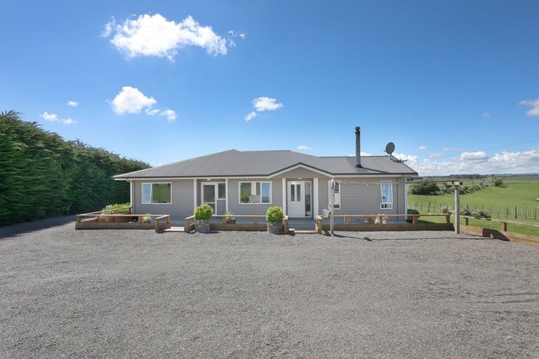 Photo of property in 225 Makara Road, Halcombe, Feilding, 4779