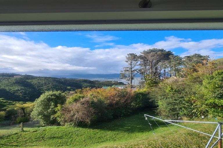 Photo of property in 48 Baylands Drive, Newlands, Wellington, 6037