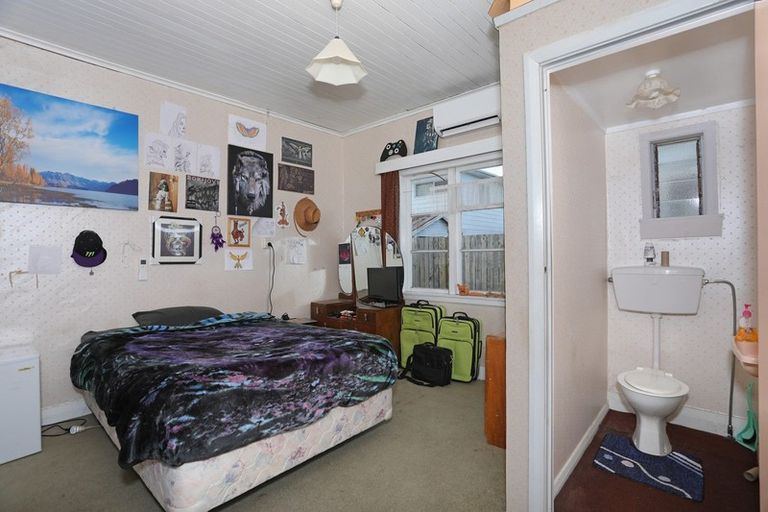 Photo of property in 7 Ngahina Street, Marton, 4710