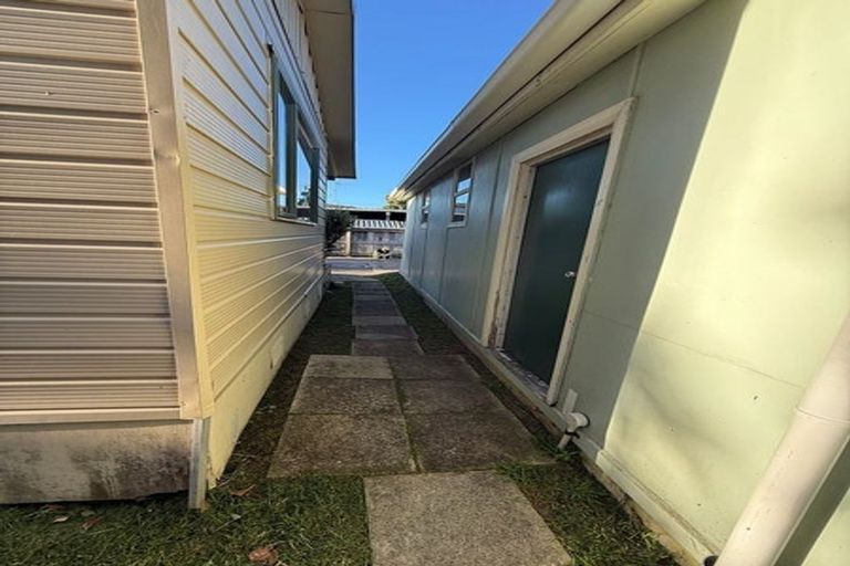 Photo of property in 14 Oxford Street, Fairfield, Hamilton, 3214