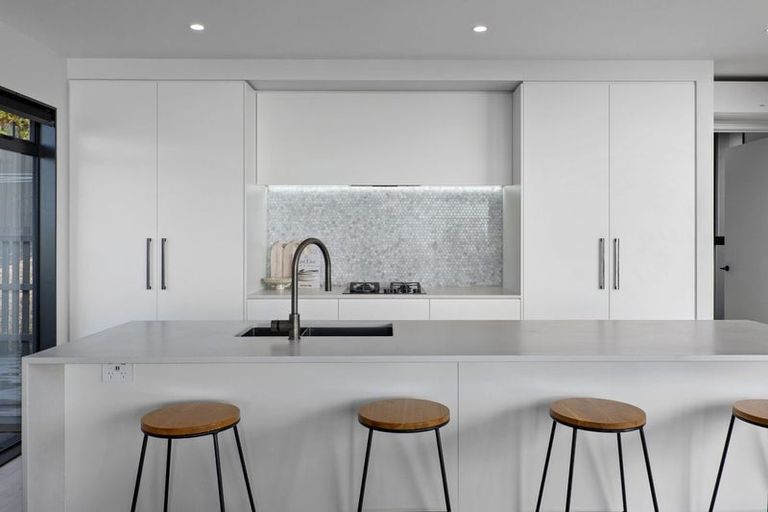 Photo of property in 3 Selleck Street, Mount Pleasant, Christchurch, 8081