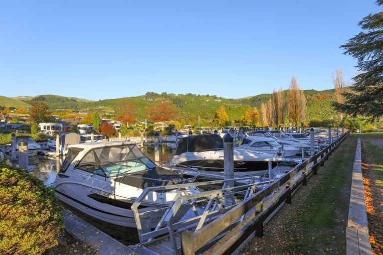 Photo of property in 68 Kinloch Road, Kinloch, Taupo, 3377